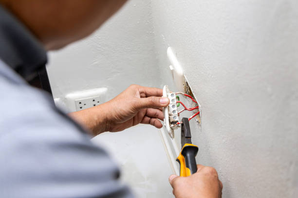 Best Emergency Electrical Repair  in East Dubuque, IL